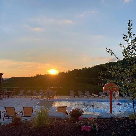 Chateau On The Cove ブランソン エクステリア 写真