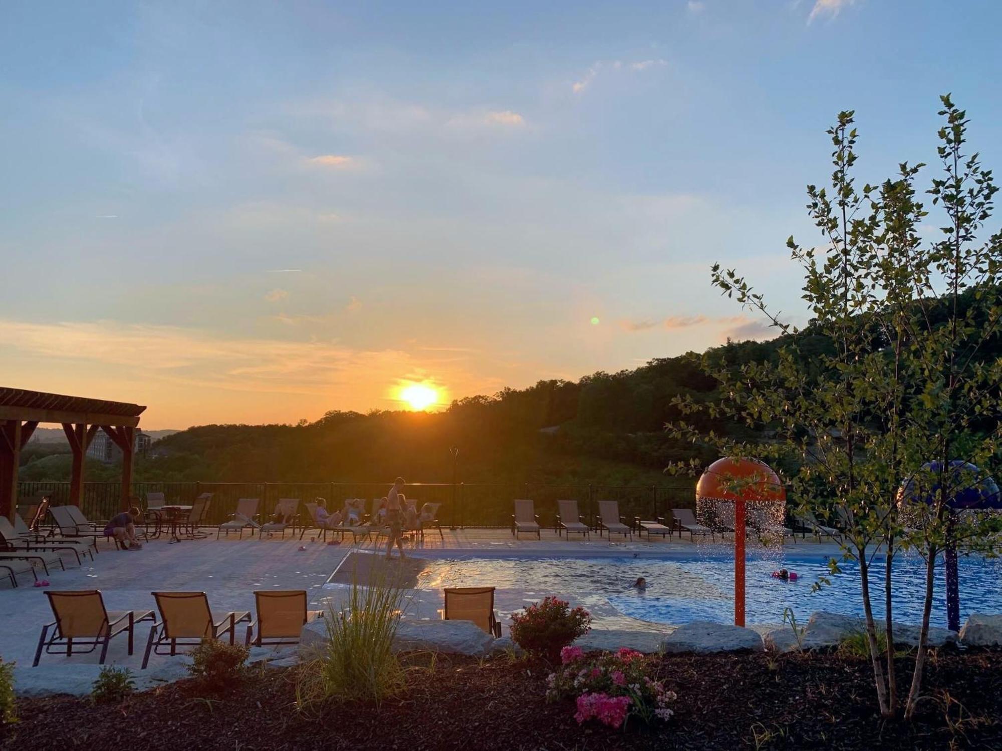 Chateau On The Cove ブランソン エクステリア 写真