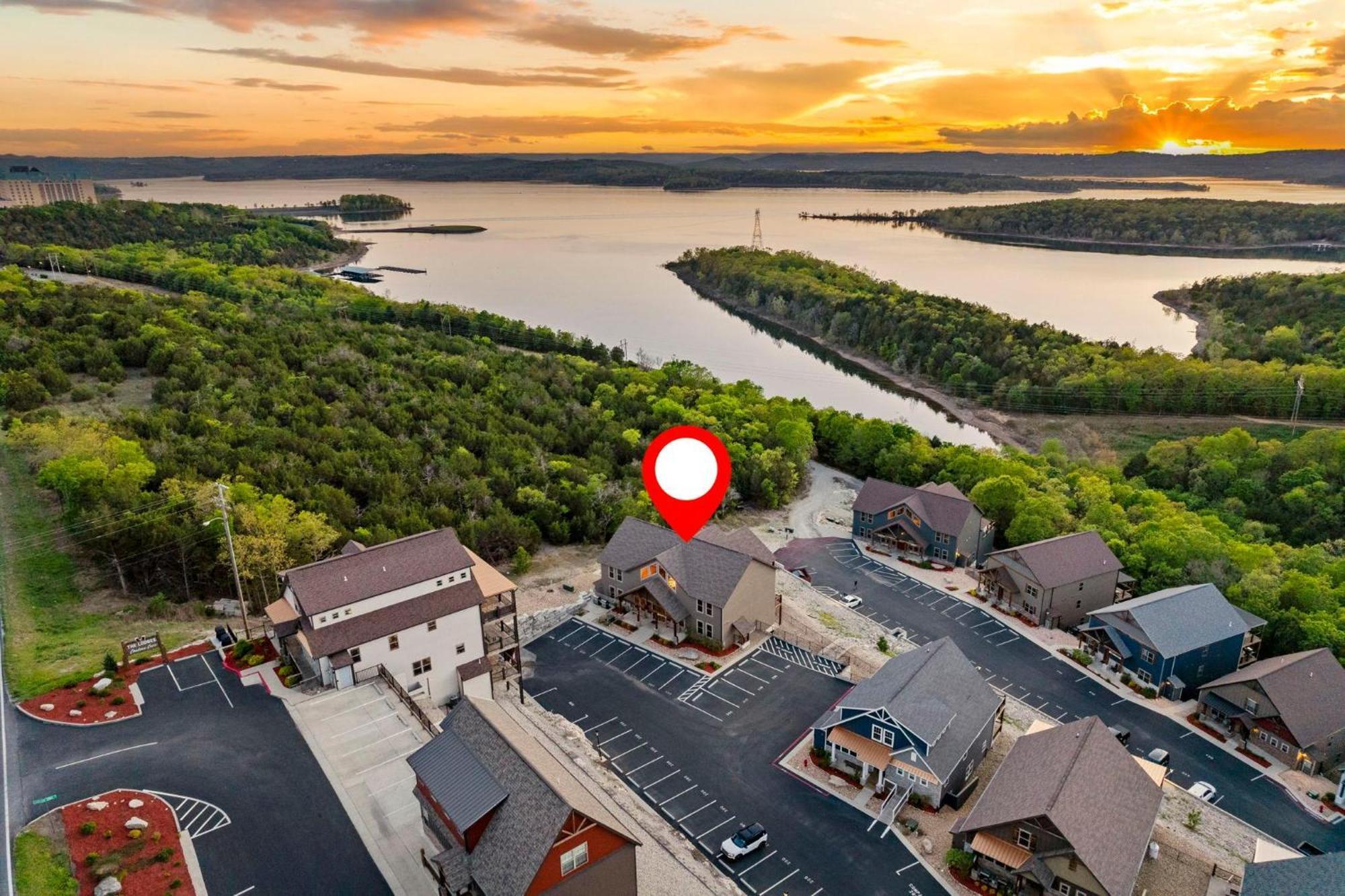 Chateau On The Cove ブランソン エクステリア 写真